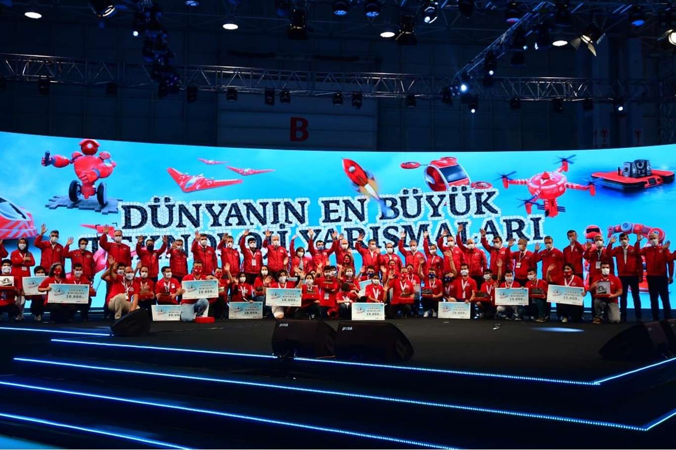 İçişleri Bakanı Soylu TEKNOFEST'e katıldı İçişleri Bakanı Soylu TEKNOFEST'e katıldı